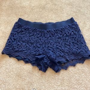 Lily Pulitzer pull on shorts